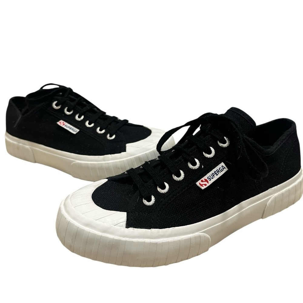 Women’s Black & White Superga 2630 Low Cut Lace-Up Sneakers - US 8